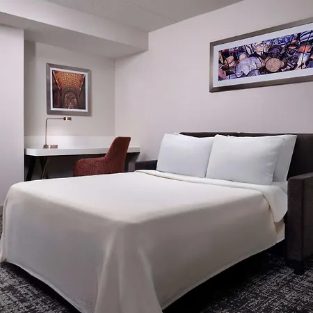 Hilton Garden Inn Detroit Downtown-3
